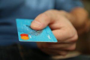 Tips to choosing a student credit card 